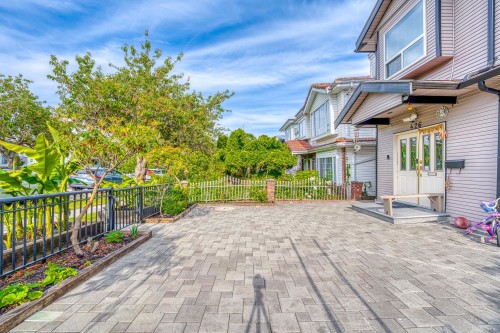 426 18Th Avenue E, Vancouver, BC 