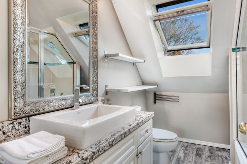 2814 3Rd Avenue W, Vancouver, BC 