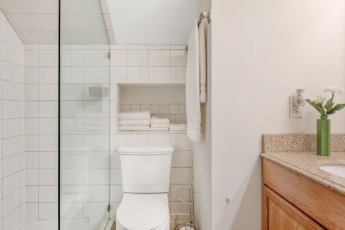 2814 3Rd Avenue W, Vancouver, BC 