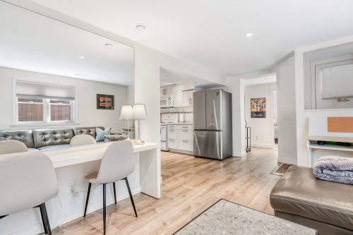 2814 3Rd Avenue W, Vancouver, BC 