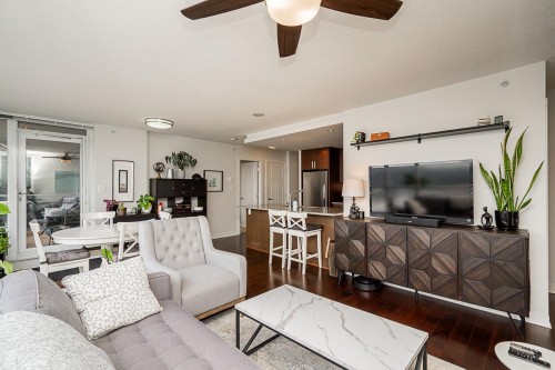 2605-2978 Glen Drive, Coquitlam, BC 