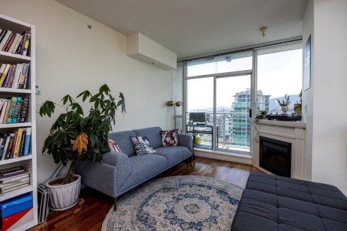 2107-188 Esplanade E, North Vancouver, BC 