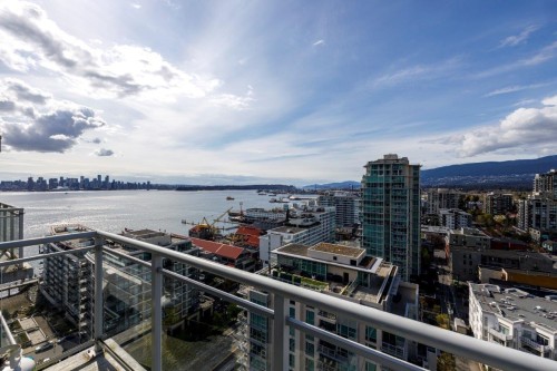 2107-188 Esplanade E, North Vancouver, BC 