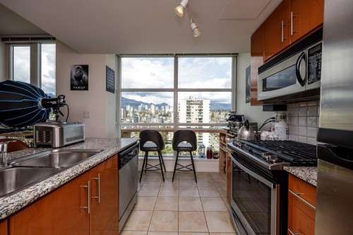 2107-188 Esplanade E, North Vancouver, BC 