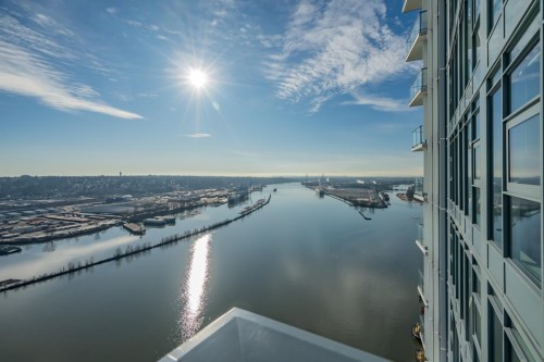 3907-680 Quayside Drive  New Westminster, BC V3M 0P2