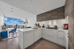 709-7303 Noble Lane  Burnaby, BC V3N 0H2