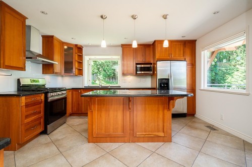 1358 14Th Street E, North Vancouver, BC 