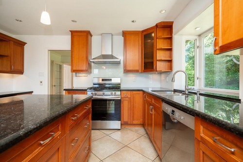 1358 14Th Street E, North Vancouver, BC 