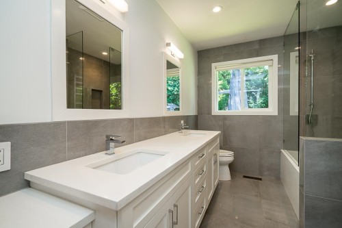 1358 14Th Street E, North Vancouver, BC 