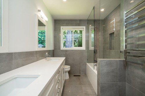 1358 14Th Street E, North Vancouver, BC 