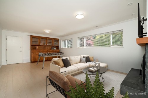 1358 14Th Street E, North Vancouver, BC 