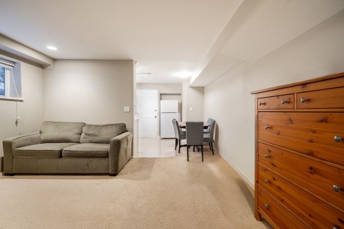 1358 14Th Street E, North Vancouver, BC 