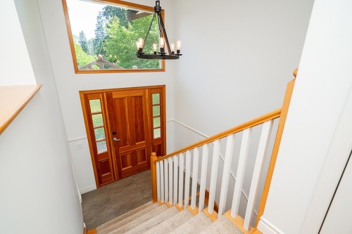 1358 14Th Street E, North Vancouver, BC 