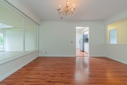 5725 Cranley Drive, West Vancouver, BC 