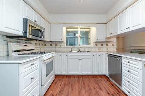 5725 Cranley Drive, West Vancouver, BC 