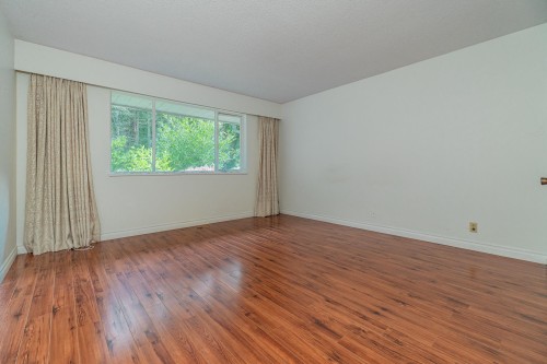 5725 Cranley Drive, West Vancouver, BC 