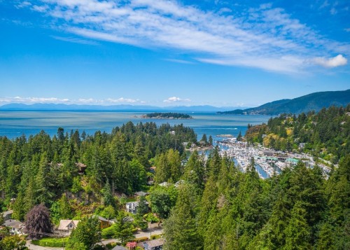 5725 Cranley Drive, West Vancouver, BC 