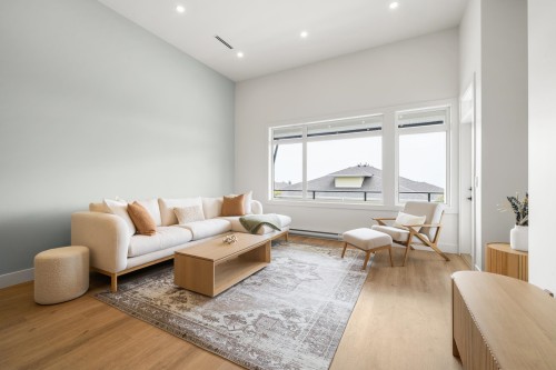 7-5522 Mccourt Road, Sechelt, BC 