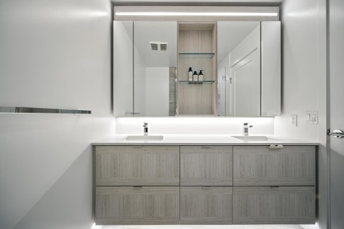 3302-2311 Beta Avenue, Burnaby, BC 