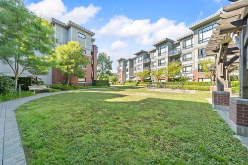 218-7058 14Th Avenue, Burnaby, BC 