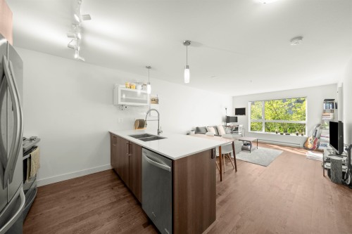 218-7058 14Th Avenue, Burnaby, BC 