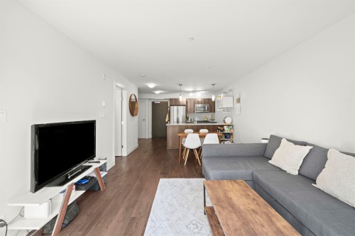 218-7058 14Th Avenue, Burnaby, BC 