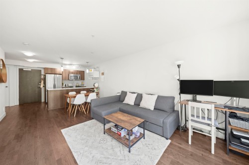 218-7058 14Th Avenue, Burnaby, BC 