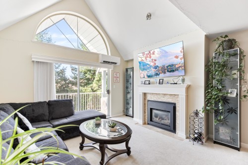 303-11601 227 Street, Maple Ridge, BC 