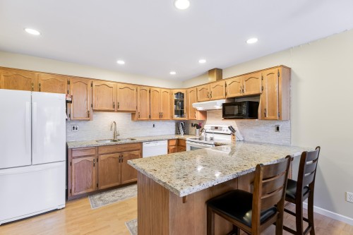 303-11601 227 Street, Maple Ridge, BC 