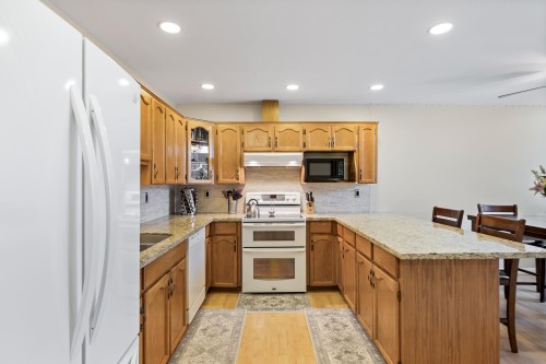 303-11601 227 Street, Maple Ridge, BC 