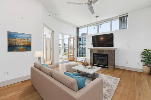 423-8988 Hudson Street  Vancouver, BC V6P 6Z1