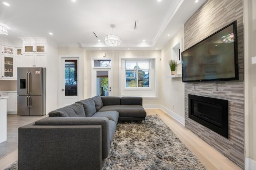 288 59Th Avenue E, Vancouver, BC 