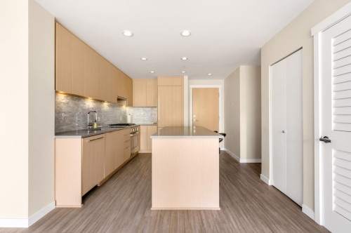 220-9233 Odlin Road, Richmond, BC 