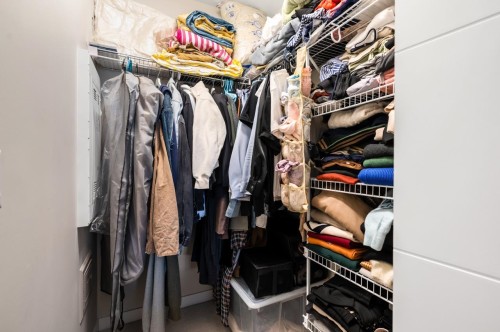 220-9233 Odlin Road, Richmond, BC 