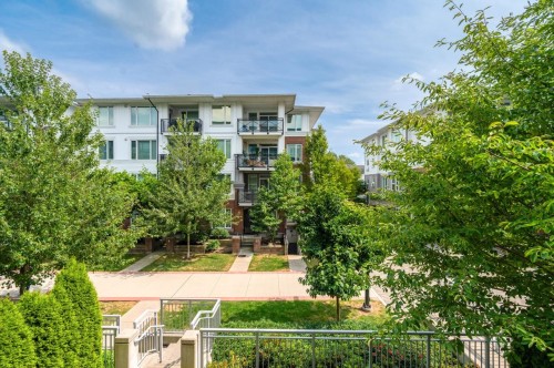 220-9233 Odlin Road, Richmond, BC 