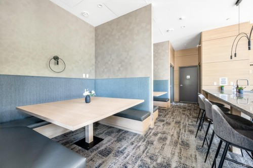 220-9233 Odlin Road, Richmond, BC 