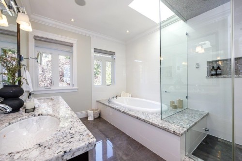 3928 34Th Avenue W, Vancouver, BC 