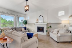 10597 Jackson Road  Maple Ridge, BC V2W 1G6