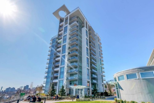 208-200 Nelson's Crescent  New Westminster, BC V3L 0H4