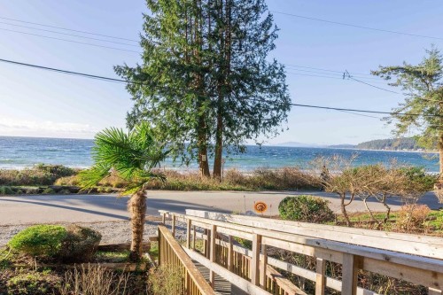1618 Ocean Beach Esplanade, Gibsons, BC 
