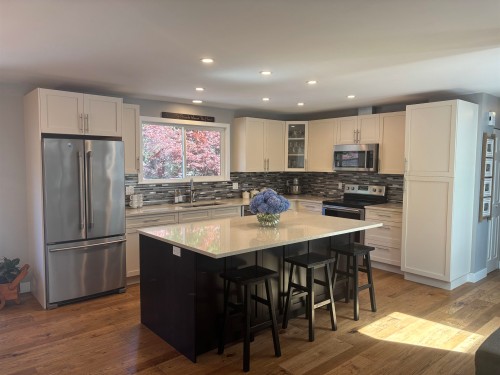 38549 Westway Avenue, Squamish, BC 