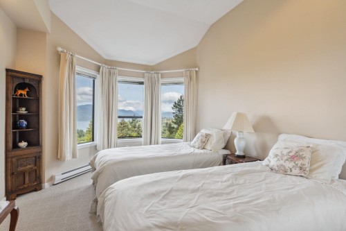 5207 Aspen Drive, West Vancouver, BC 