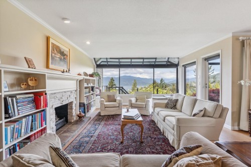 5207 Aspen Drive, West Vancouver, BC 