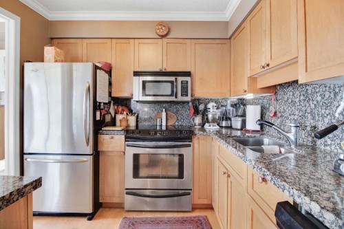 903-1745 Esquimalt Avenue, West Vancouver, BC 