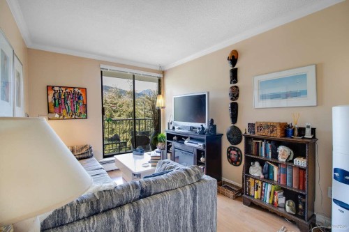 903-1745 Esquimalt Avenue, West Vancouver, BC 