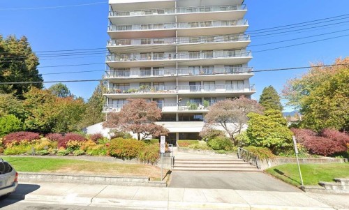 903-1745 Esquimalt Avenue, West Vancouver, BC 