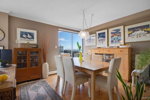 903-1745 Esquimalt Avenue, West Vancouver, BC 