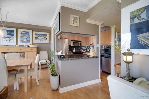 903-1745 Esquimalt Avenue, West Vancouver, BC 