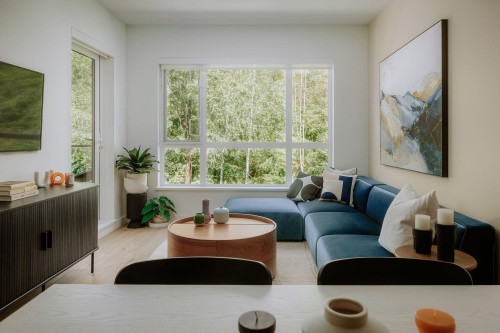 609-3594 Malsum Drive  North Vancouver, BC V7G 0B4