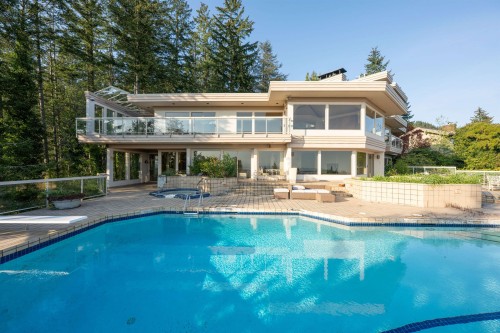 4060 Almondel Road, West Vancouver, BC 